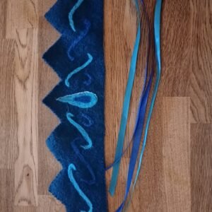 👑 Vilten kroon van gekookte wol – petrol met druppel